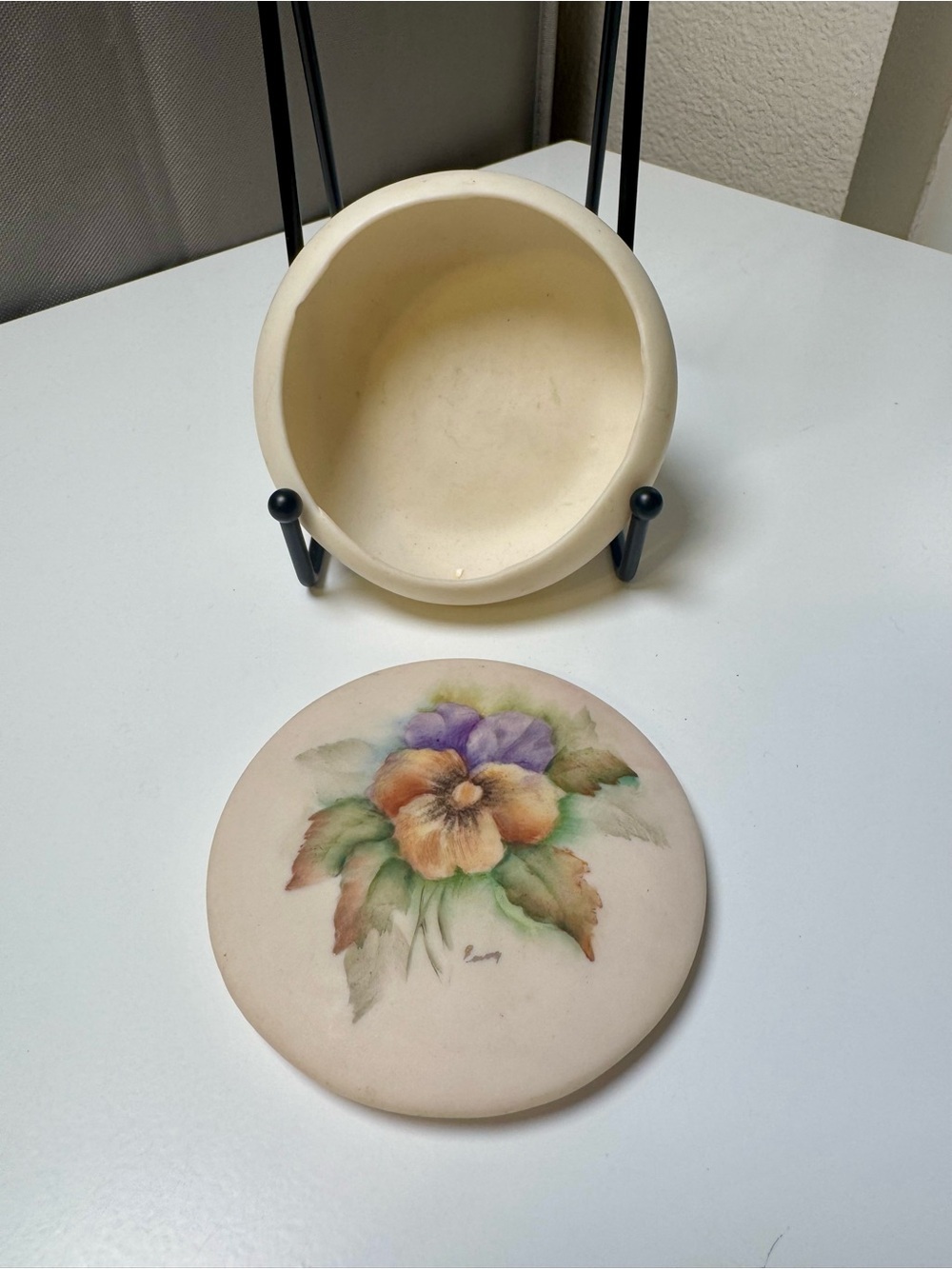 Vintage Hand-Painted Floral Porcelain Trinket Box - Purple & Orange Pansy - Picture 2 of 4